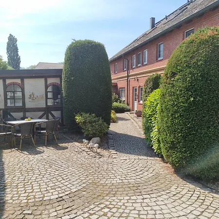 Ferienwohnungen Springer In Schoenefeld Ot Grossziethen Div Apartments Fuer Bis Zu 6 Personen Exterior photo